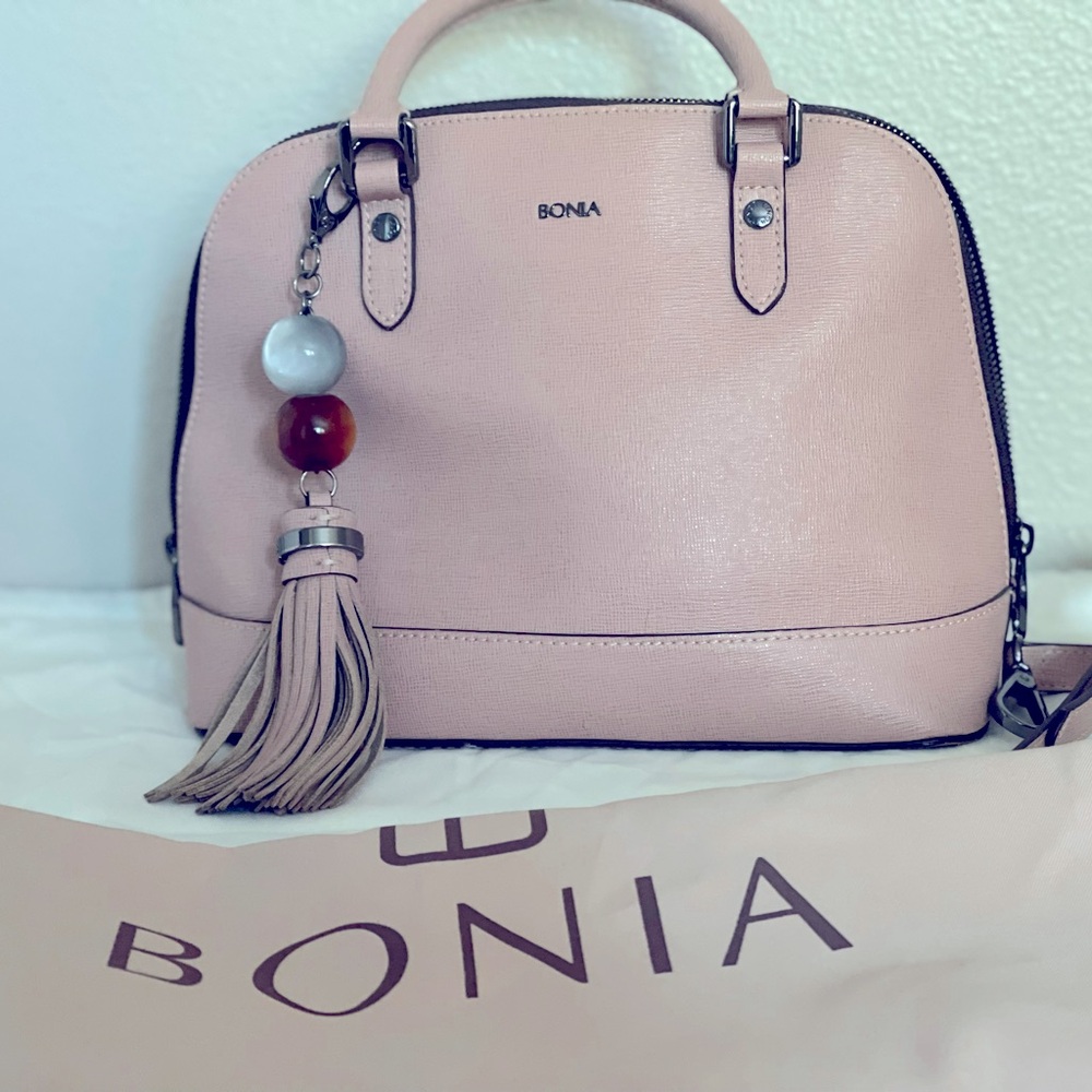 Beautiful dusty pink purse.